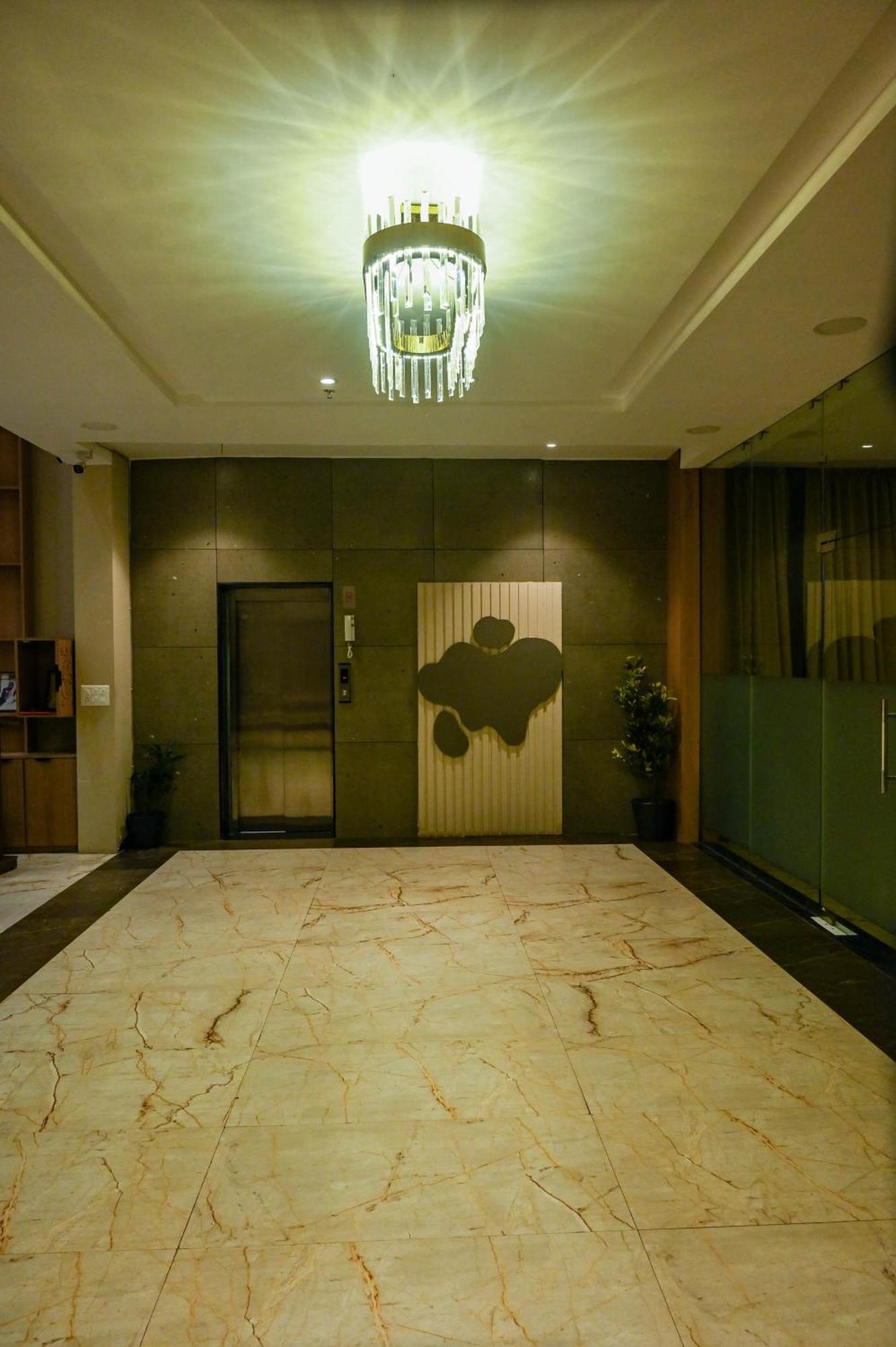 Hotel Maa Bhagwati Palace Khandwa Exterior foto